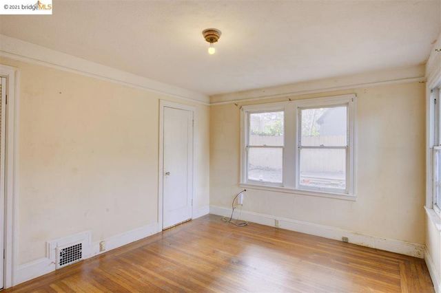 877 Alma Pl, Oakland, CA 94610