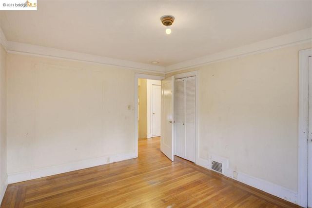 877 Alma Pl, Oakland, CA 94610