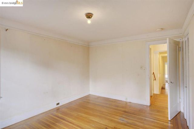 877 Alma Pl, Oakland, CA 94610