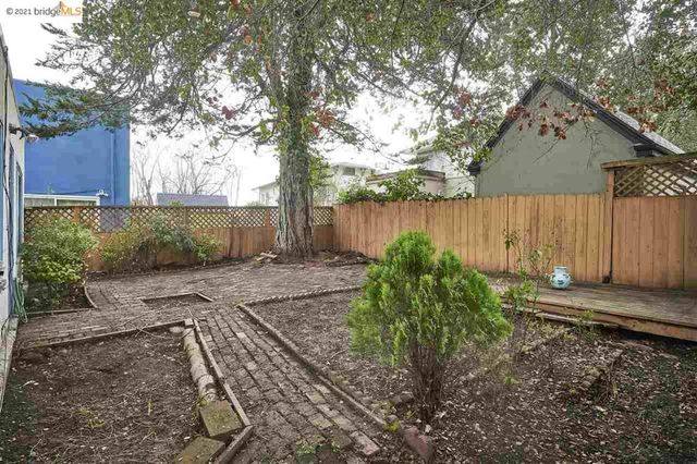 877 Alma Pl, Oakland, CA 94610