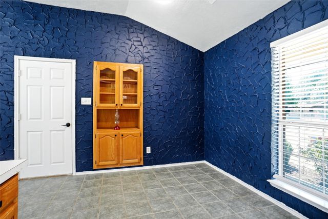 7150 Allyn Drive, Azle, TX 76020