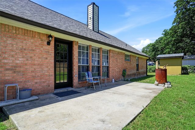 7150 Allyn Drive, Azle, TX 76020
