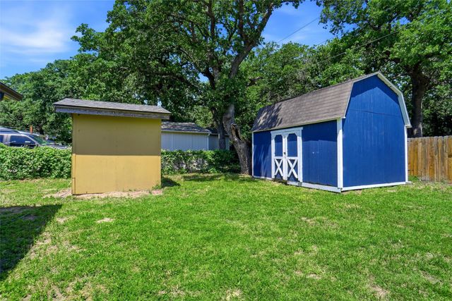 7150 Allyn Drive, Azle, TX 76020