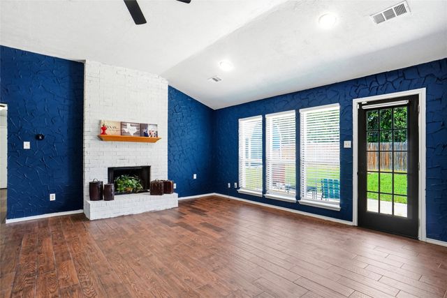 7150 Allyn Drive, Azle, TX 76020