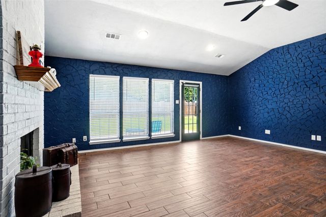 7150 Allyn Drive, Azle, TX 76020