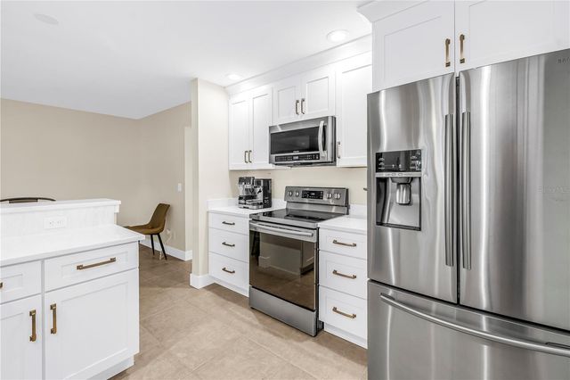 4000 14TH STREET NE, St Petersburg, FL 33703