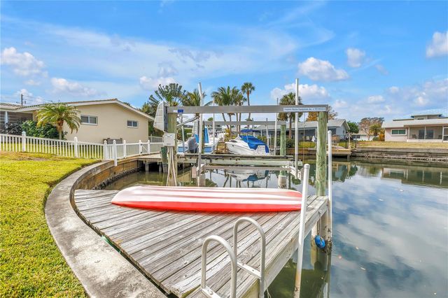 4000 14TH STREET NE, St Petersburg, FL 33703