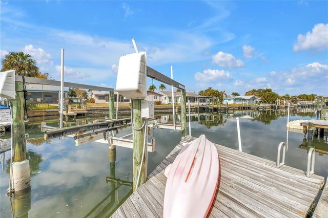 4000 14TH STREET NE, St Petersburg, FL 33703