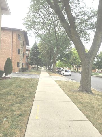 6019 W 64th Place 23-4, Chicago, IL 60638