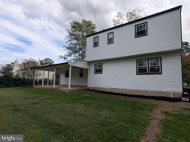 13 BROOK LN, Chalfont, PA 18914