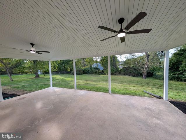 13 BROOK LN, Chalfont, PA 18914