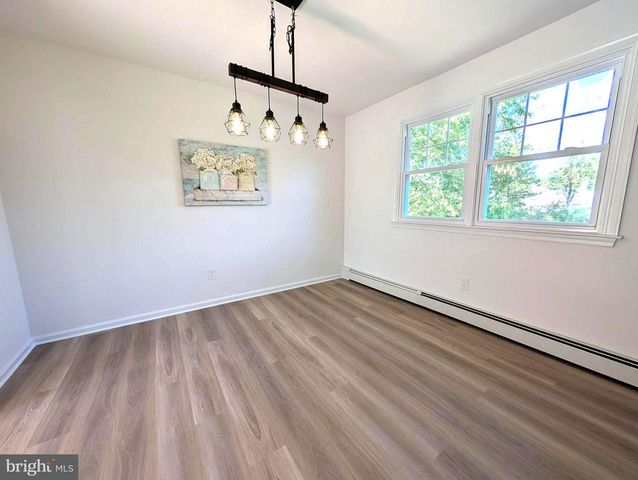 13 BROOK LN, Chalfont, PA 18914