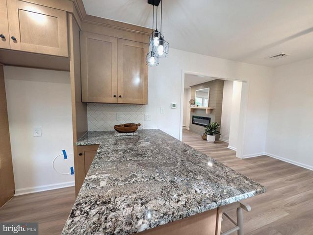13 BROOK LN, Chalfont, PA 18914