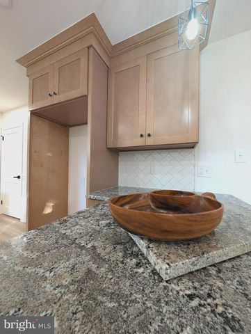 13 BROOK LN, Chalfont, PA 18914