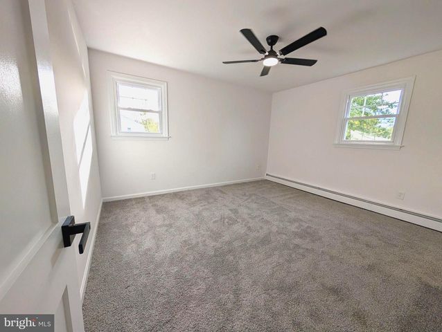 13 BROOK LN, Chalfont, PA 18914