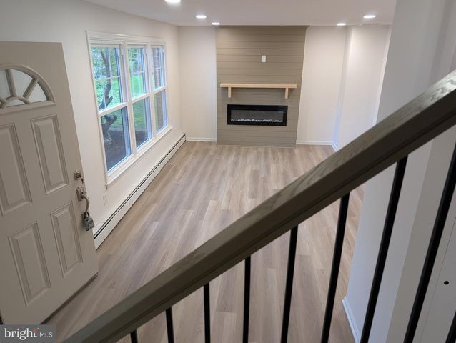 13 BROOK LN, Chalfont, PA 18914