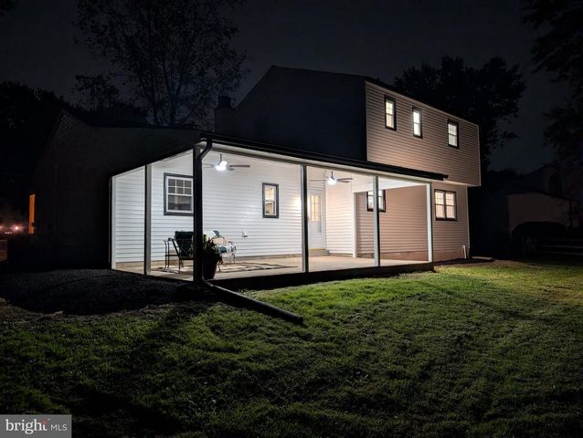 13 BROOK LN, Chalfont, PA 18914