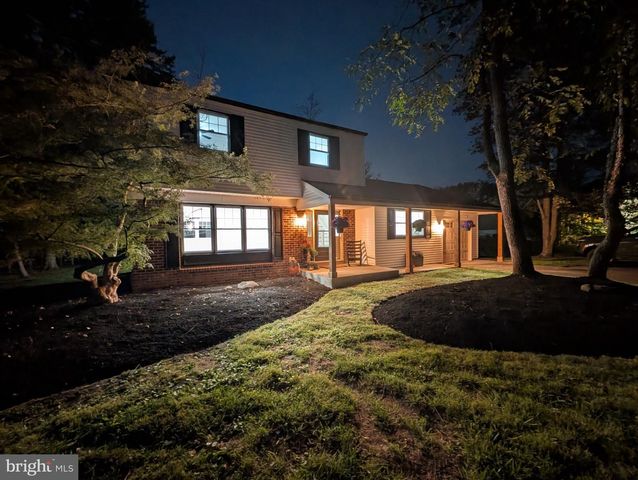 13 BROOK LN, Chalfont, PA 18914