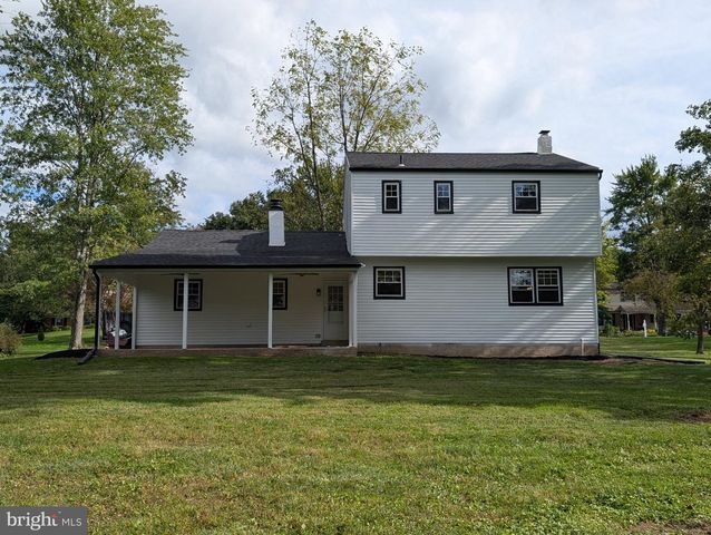13 BROOK LN, Chalfont, PA 18914