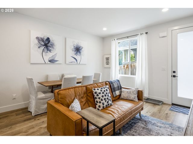 6185 N CAMPBELL Ave, Portland, OR 97217