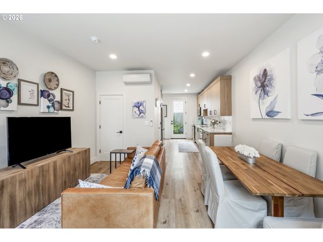 6185 N CAMPBELL Ave, Portland, OR 97217