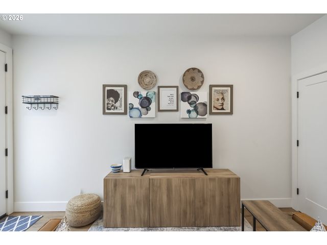 6185 N CAMPBELL Ave, Portland, OR 97217