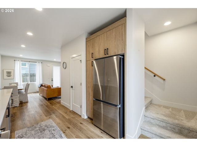 6185 N CAMPBELL Ave, Portland, OR 97217