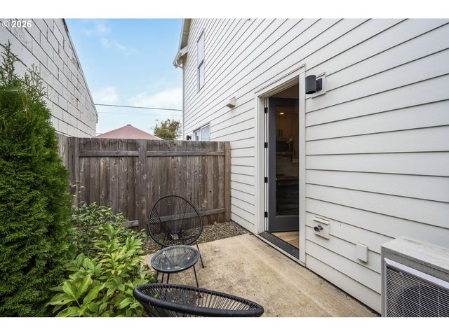 6185 N CAMPBELL Ave, Portland, OR 97217