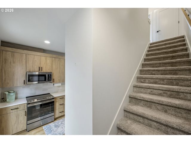 6185 N CAMPBELL Ave, Portland, OR 97217