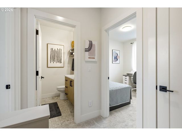 6185 N CAMPBELL Ave, Portland, OR 97217