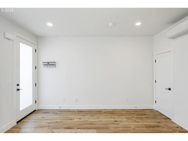 6185 N CAMPBELL Ave, Portland, OR 97217