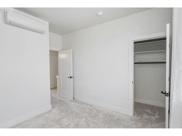 6185 N CAMPBELL Ave, Portland, OR 97217