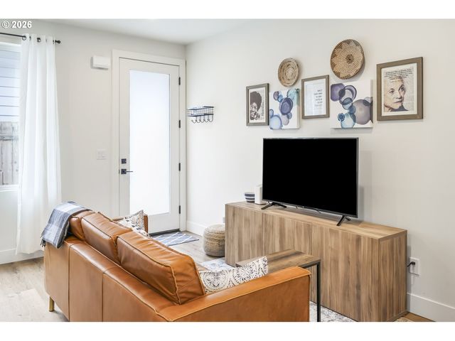 6185 N CAMPBELL Ave, Portland, OR 97217