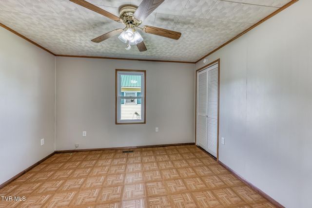 945 North Elm Avenue, Erwin, TN 37650