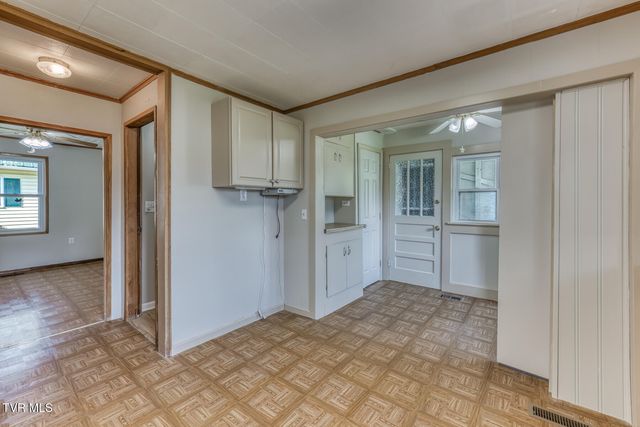 945 North Elm Avenue, Erwin, TN 37650