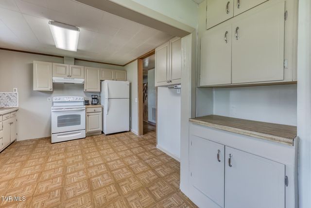 945 North Elm Avenue, Erwin, TN 37650