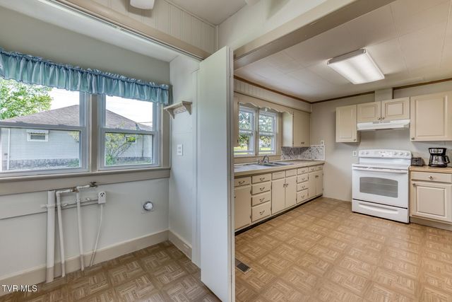 945 North Elm Avenue, Erwin, TN 37650