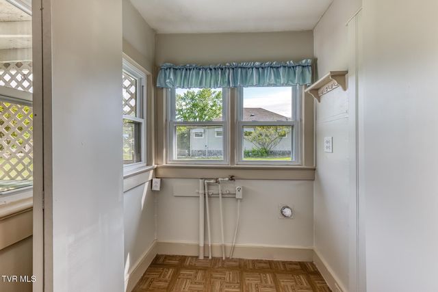 945 North Elm Avenue, Erwin, TN 37650