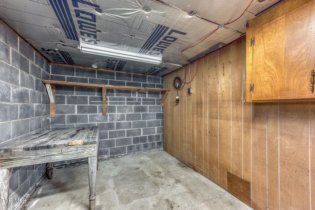 945 North Elm Avenue, Erwin, TN 37650