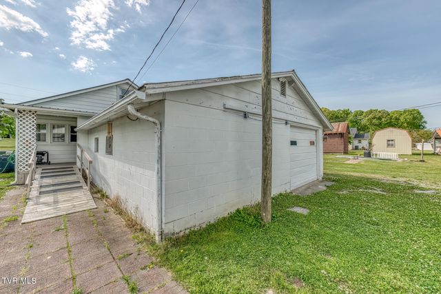 945 North Elm Avenue, Erwin, TN 37650