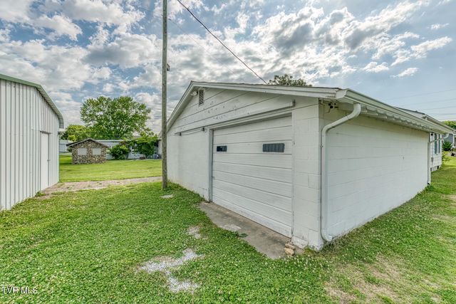 945 North Elm Avenue, Erwin, TN 37650
