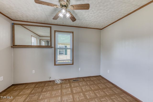 945 North Elm Avenue, Erwin, TN 37650
