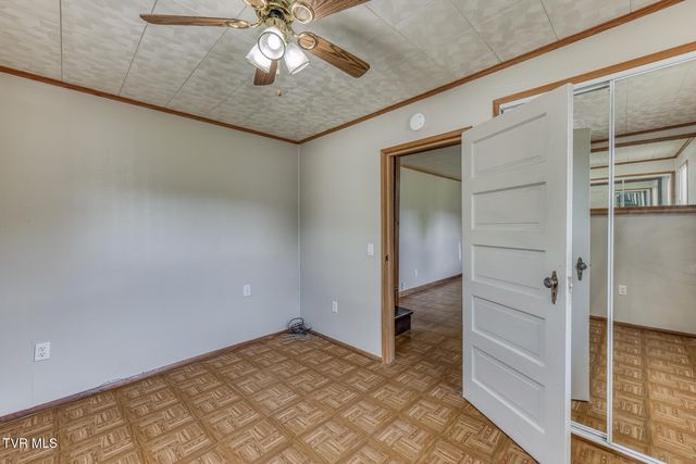 945 North Elm Avenue, Erwin, TN 37650