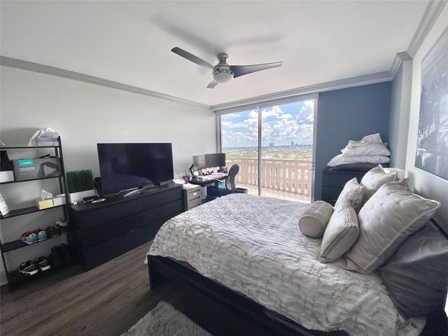 2016 Main Street 1702, Houston, TX 77002