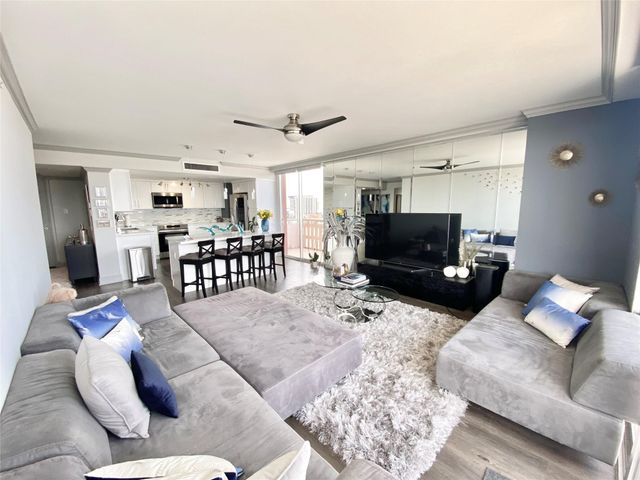 2016 Main Street 1702, Houston, TX 77002