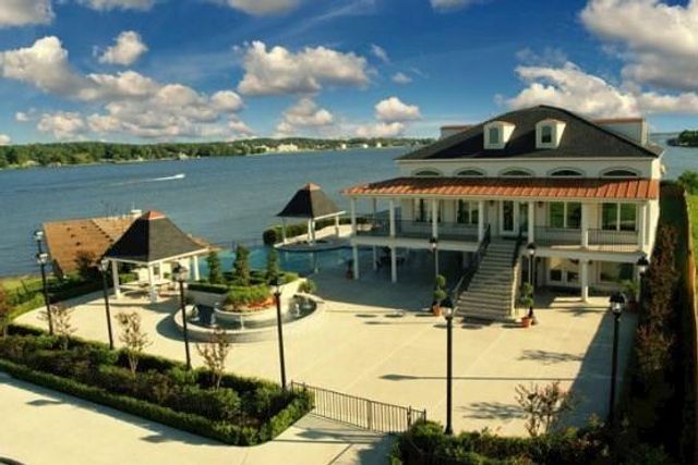 10925 Dauphine Street, Willis, TX 77318