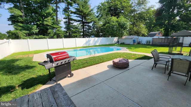 1726 2ND, West Deptford, NJ 08086