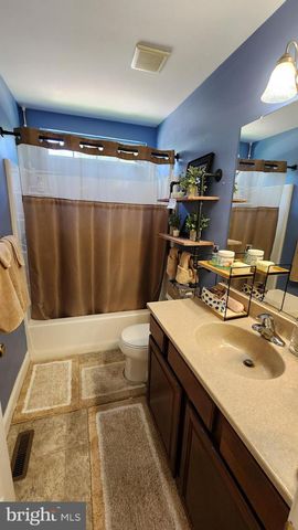1726 2ND, West Deptford, NJ 08086