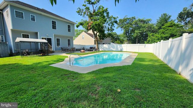 1726 2ND, West Deptford, NJ 08086