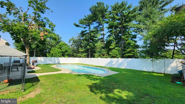 1726 2ND, West Deptford, NJ 08086